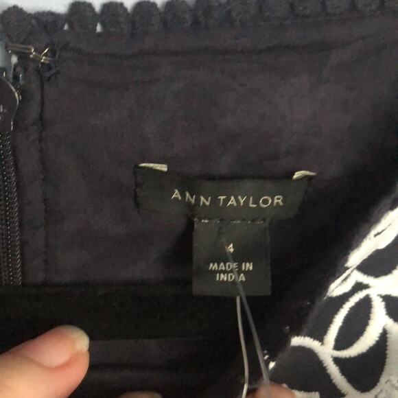 NWT Ann Taylor Embroidered Lace Cotton Sleeveless Shift Dress - Size 4 - Picture 11 of 11